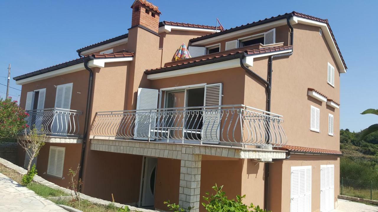 Apartments Mestrovic Lopar Luaran gambar