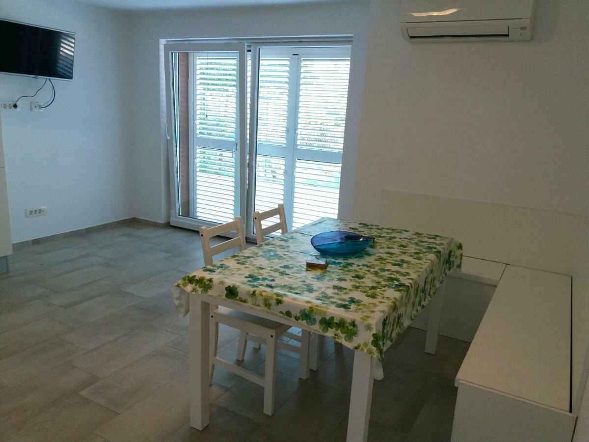 Apartments Mestrovic Lopar Luaran gambar